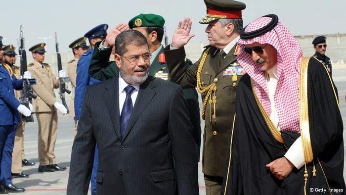 الرئيس المعزول محمد مرسي خلال زيارة سابقة للمملكة السعودية.